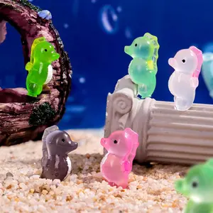 10/20/30pcs Miniature Seahorse Ornament, Mini Seahorse Resin Charms Glow in The Dark Little Seahorse Tiny Animals Ornament Figures Toy for Jewelry Making Garden Micro Landscape Aquarium Decorations Home Decor Accessory