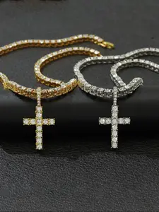 The hip-hop diamond cross necklace is suitable for daily wear, vacation dates, and other occasions, and is also a surprising and exquisite small gift, Dainty Choker Necklaces