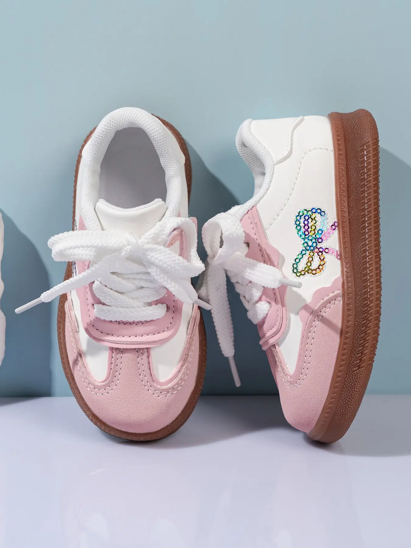 New Anti-Slip Flat Board Shoes for Girls, Sparkly Embroidered Fashion Flat Board Shoes, Suitable for Commuting, Unisex Toddler Shoes