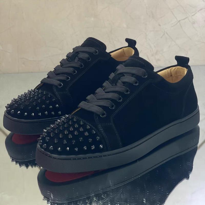 Men's low cut black rivet casual, luxurious, multifunctional, comfortable, and fashionable red soled sports shoes