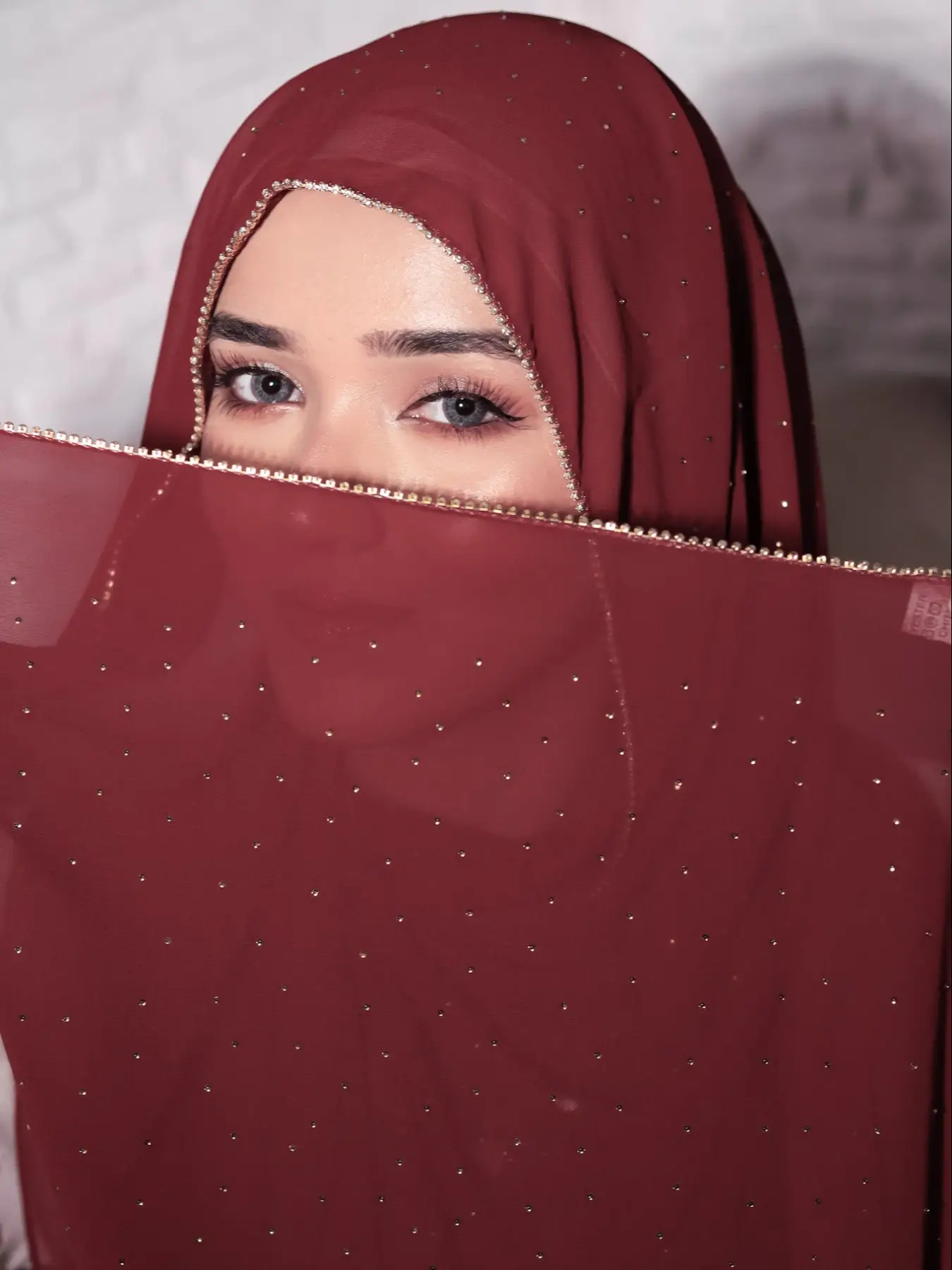 Women's Fashion Plain Hijab Scarf with Gold Chain Edges, Breathable Sun Protection Headscarf for Daily Wear, Versatile Islamic Clothing Accessory