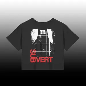 Jailbreak - Graphic Baby Tee Loose-Fit Cropped