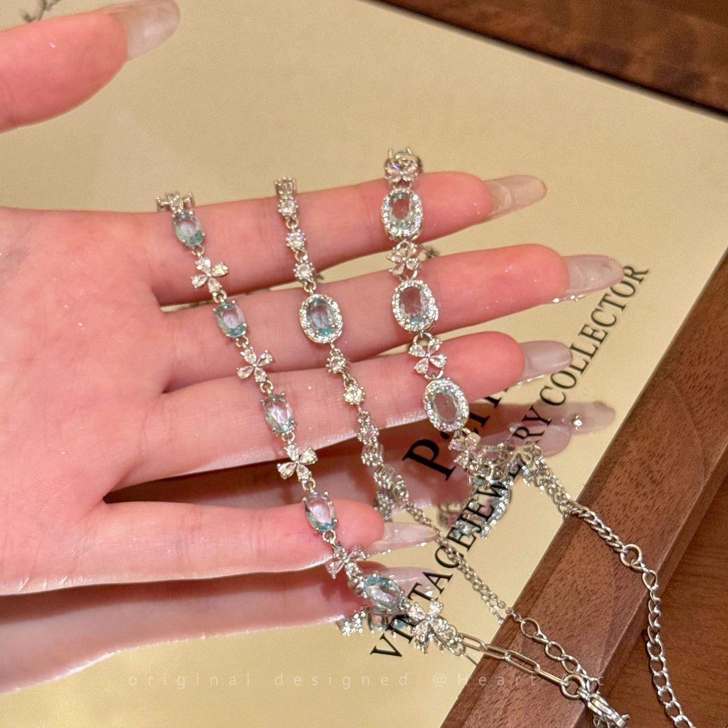 Women's Cool Tone Sparkling Oval Flower Bracelet, Korean Style High-End Zircon Hand Jewelry, Luxury Elegant Sweet Cool Wrist Accessory Gift for He