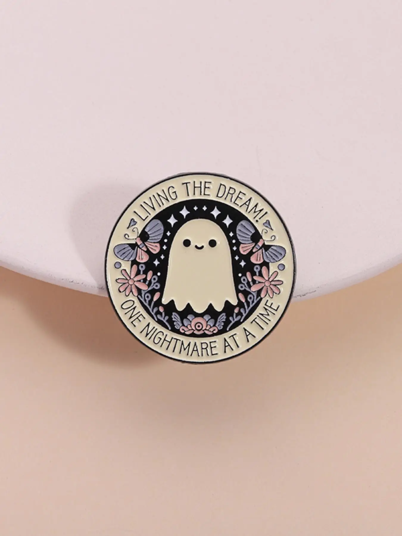 Cute Ghost Design Brooch, Round Cartoon Brooch for Jackets, Bags and Hats, Fashion Accessories for Women & Men, Durable Metal Pins