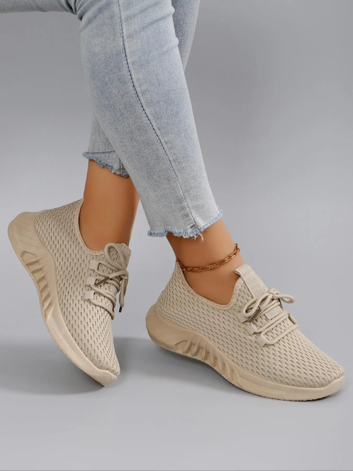 Women's Fashionable Lace Up Low Top Sneakers, Casual Comfortable Breathable Sports Shoes, Female All-match Round Toe Shoes for Daily Wear, Fall Outfit