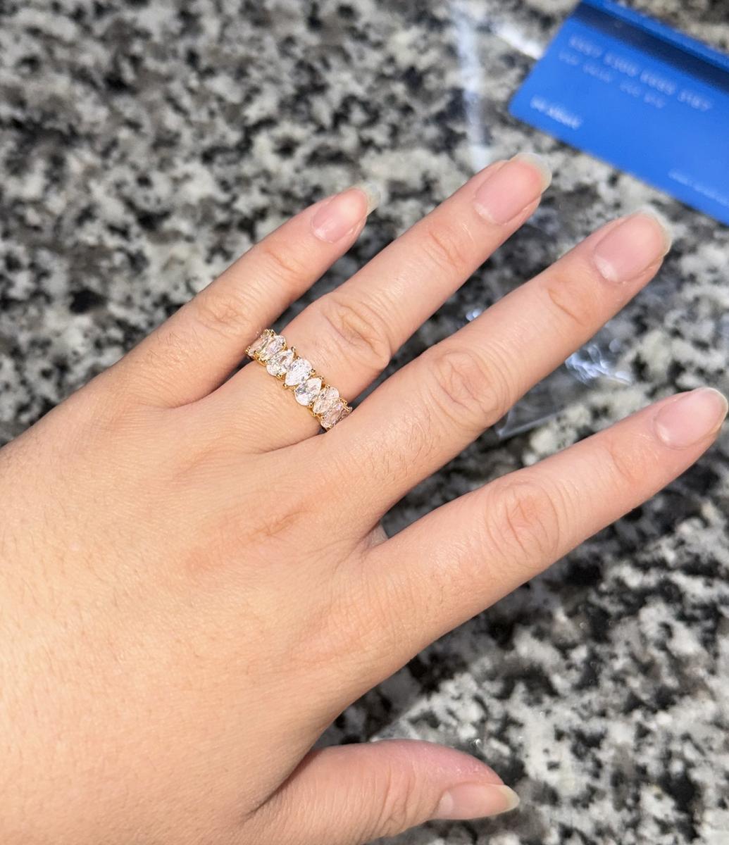 Item: Yellow Gold, 7