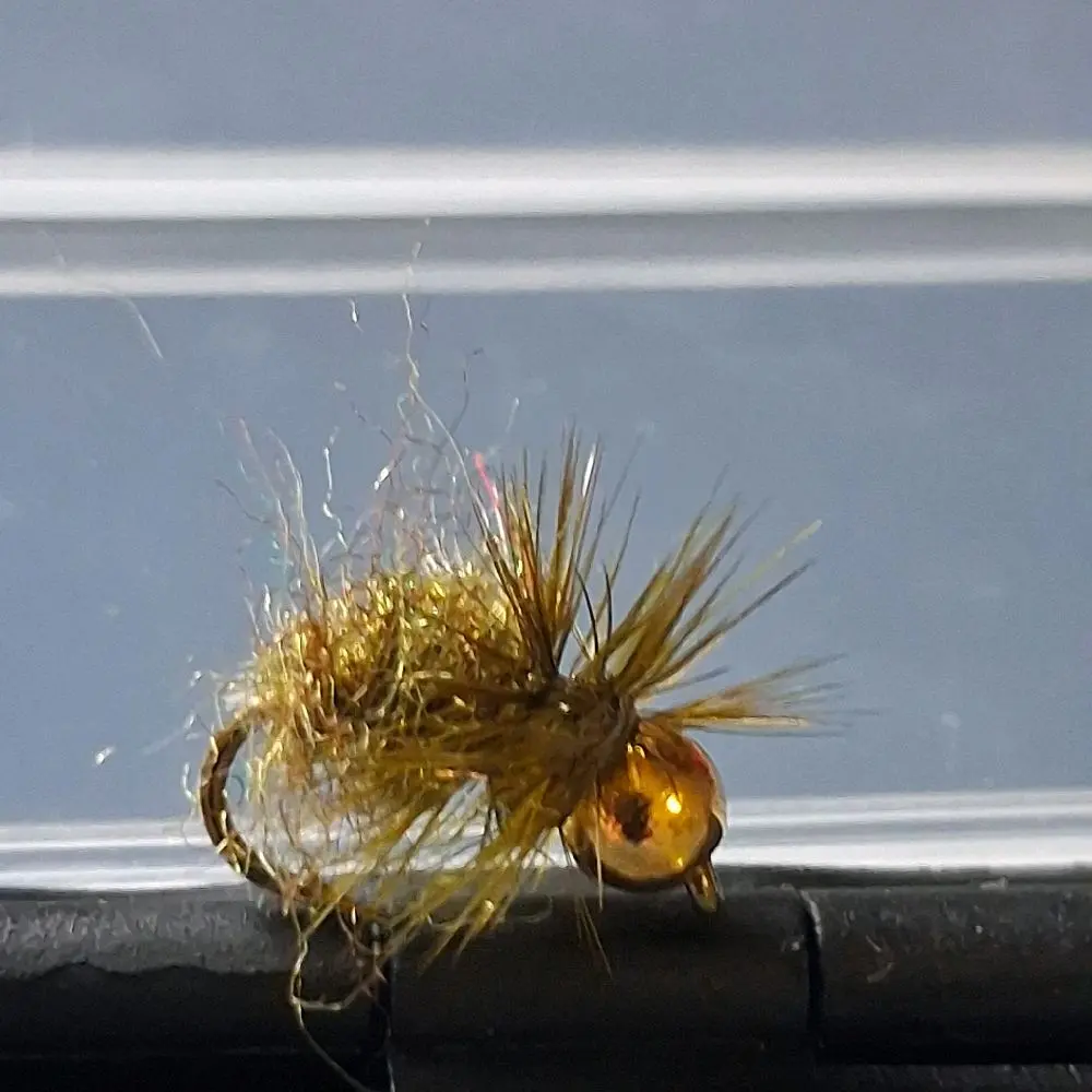 Golden Sparkle Fly Fishing Lure with Durable Hook and Feathers for Enhanced Catch Rate