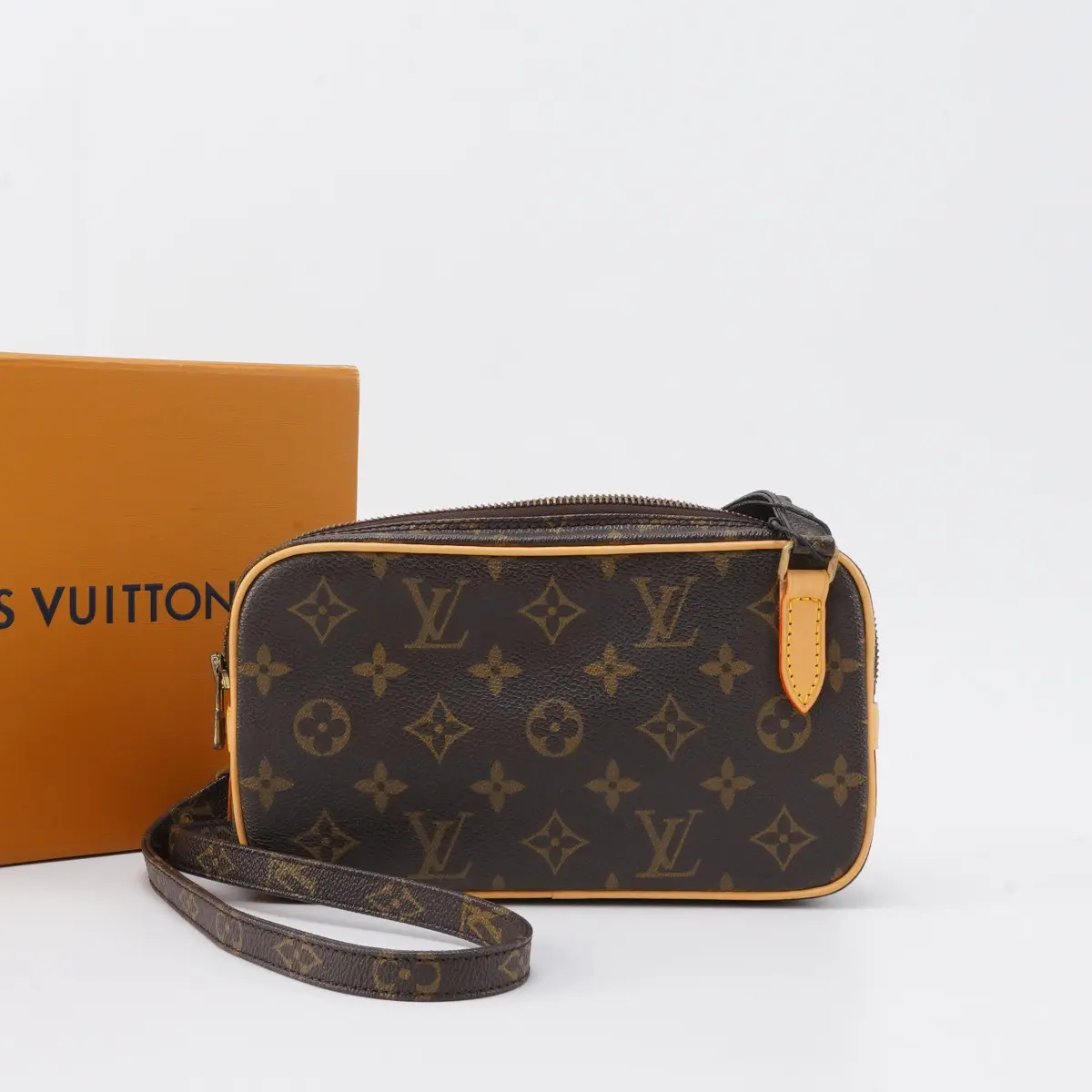 Pre-owned Louis Vuitton pvc Shoulder Bags Monogram Marly