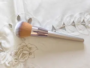 1 Magic Kabuki Brush Tool - Silver, Soft Synthetic Bristles, High-Quality Vegan & Cruelty-Free Materials, All-in-One Blending & Buffing Brush