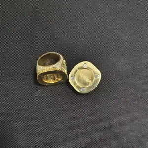 H R 2020 RING ADN BOX  Jewelry ring, personalized ring