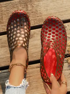 Summer New Soft Sole Anti-Slip Breathable Hollow Out Sandals, Foldable Barefoot Water Shoes for Beach, Casual PU Rubber Shoes, Water Footwear