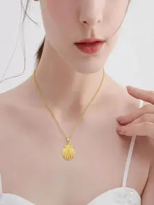 Seashell Photo Locket Necklace – 18K Yellow Gold Plated Nautical Beach Pendant That Holds Pictures, Birthday Jewelry Gift for Women