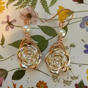 Wire-Wrapped Teardrop Rose Earrings with Copper Wire and Beads, Handmade Floral Dangle Jewelry for Women, Romantic Gift