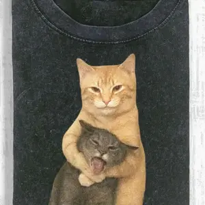Women's Cat Quarrel Moment Graphic Tee - Retro Batik Print Fashion,  Loose Fit Short Sleeve Crew Neck, Unique Holiday Gift Idea for Her Vintage Tshirt merch for men
