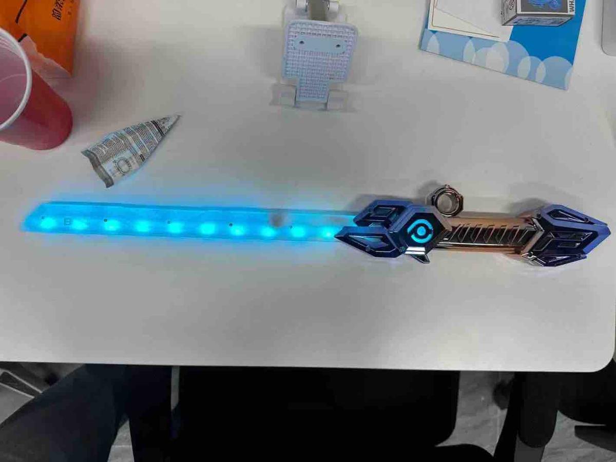 Item: Leiteng Lightsaber Toy