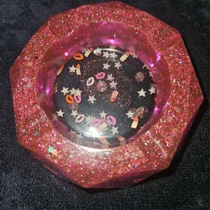 DECORATIVE ASH TRAY