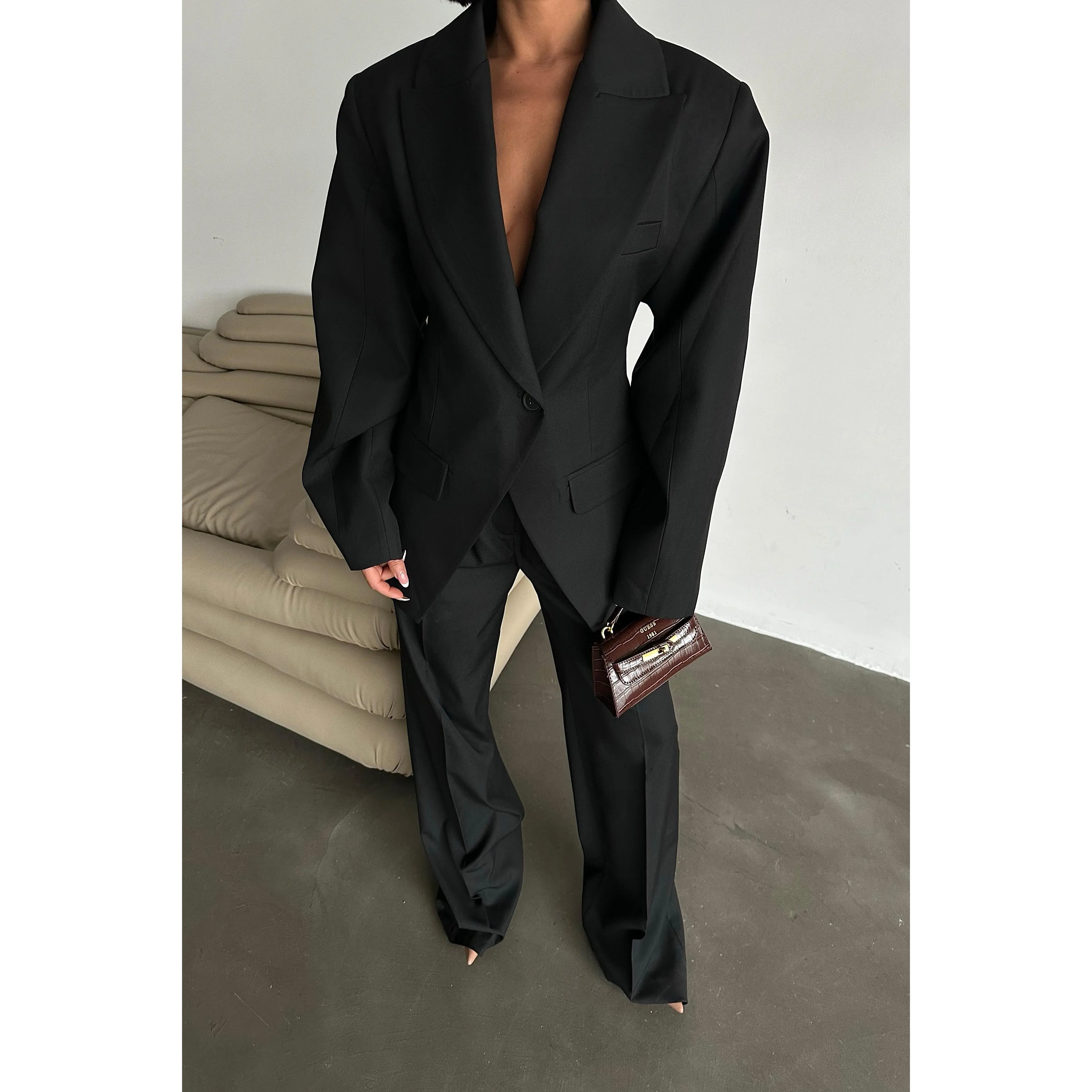 Structured Blazer & Pleated Trousers Set