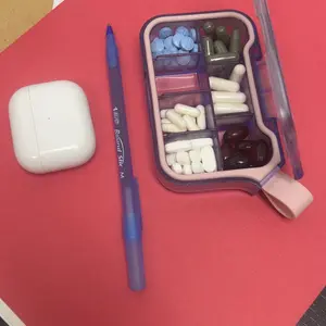 Portable Pill Storage Box, 1 Count Mini Pill Organizer with 7 Compartments, Pill Storage Box for Travel & Home Camping Outdoor Daily Use