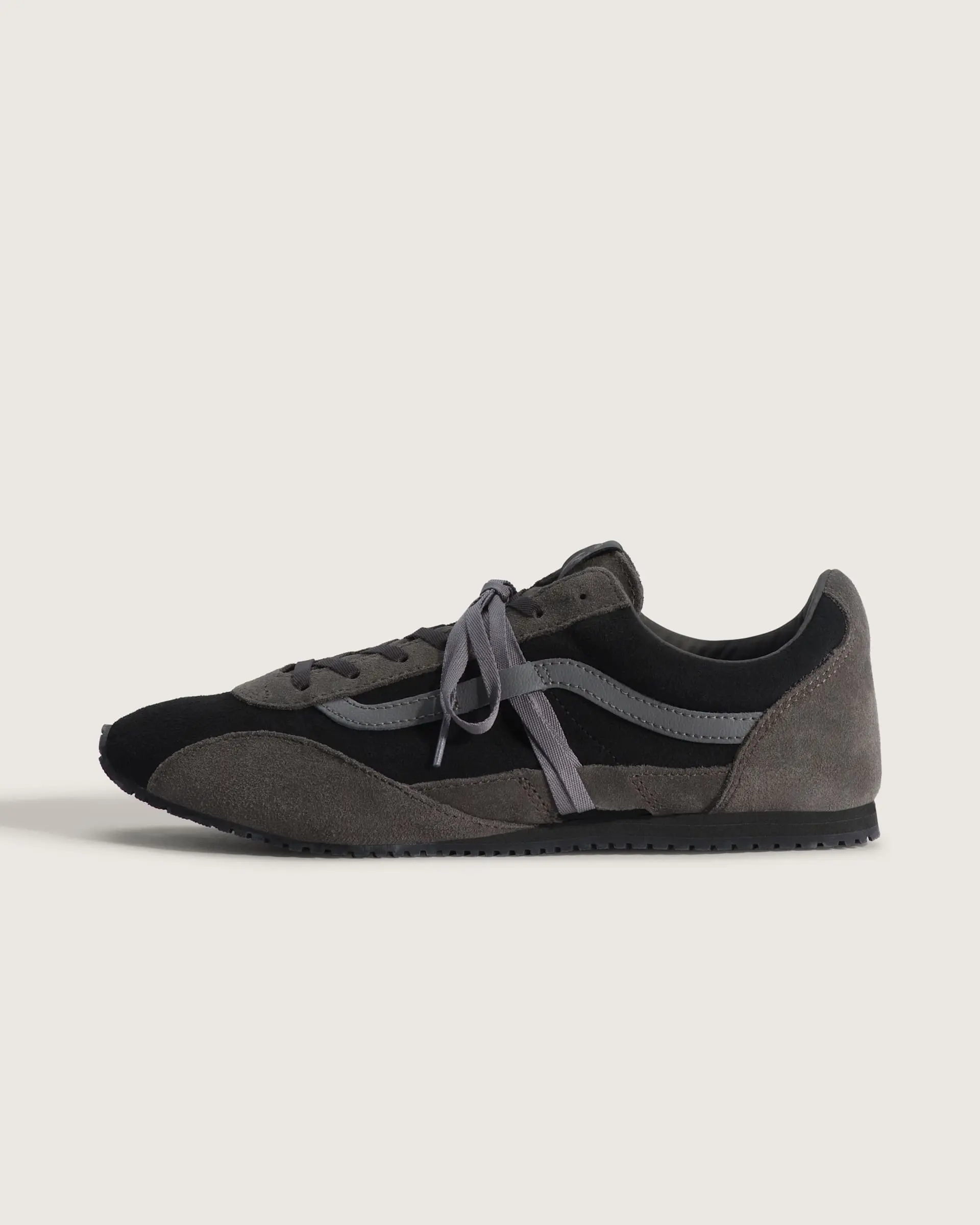 Vans Unisex Premium Super Lowpro Trainer Low Top Shoe