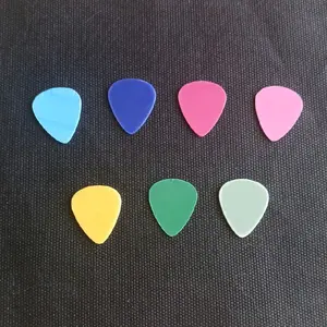 Dreamcatcher Flat Picks - 100% Recycled Plastic, Available in Various Colors, Ideal for Strumming Guitar, Bass, Banjo, Ukulele & More