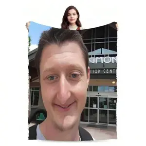 Daniel Larson Selfie Furry Blanket: Soft Warm, Perfect Gift For Family & Friends Heavyweight Quality Holiday Gift Idea Ultra Soft  Flannel Blanket - Couch Throw For Winter Warmth Luxury Plush Flannel Throw - Queen Size Bed Decoration