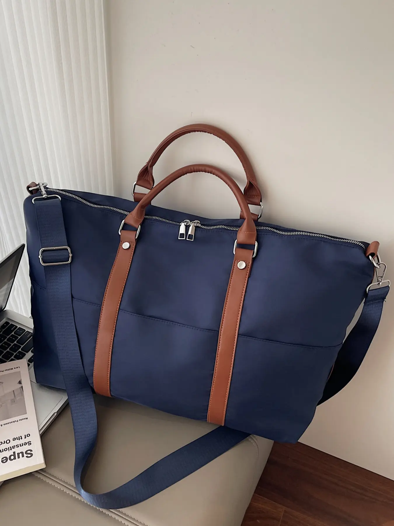 Large capacity travel tote bag, solid color and clean color tote bag, hardware zipper, fashionable and versatile, casual and simple, suitable for college students returning to school, Commuter tote bag, Stylish work bag