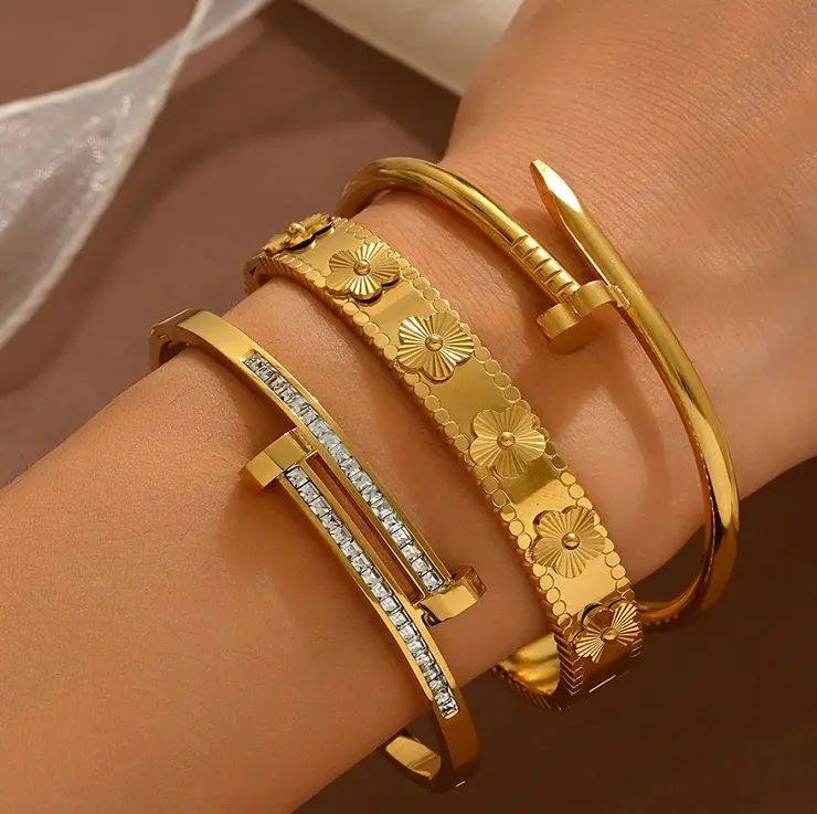 Tiny Jewels Elegant Gold Bangle,3 PcsGold-Plated Stainless, Set with Floral Design and Rhinestones for Women's Fashion Accessories, Suitable for Daily Wear and Women's Gatherings, Wedding Jewelry Gifts for Women and Girls