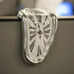 Creative Melting Distorted Roman Digital Wall Clock, 1 Count Surreal Style Clock, Distorted Clock Decorations, Home Accessories (Battery Required, Battery Not Included)