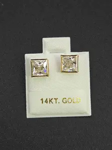 Aretes cuadrados de cristal