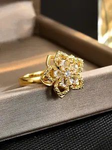 Women's Fashion Open Artificial Gemstone Ring with Copper Zirconia Flower Design, Rotatable Stress Relief Creative Luxury Jewelry for Women Statement Ring