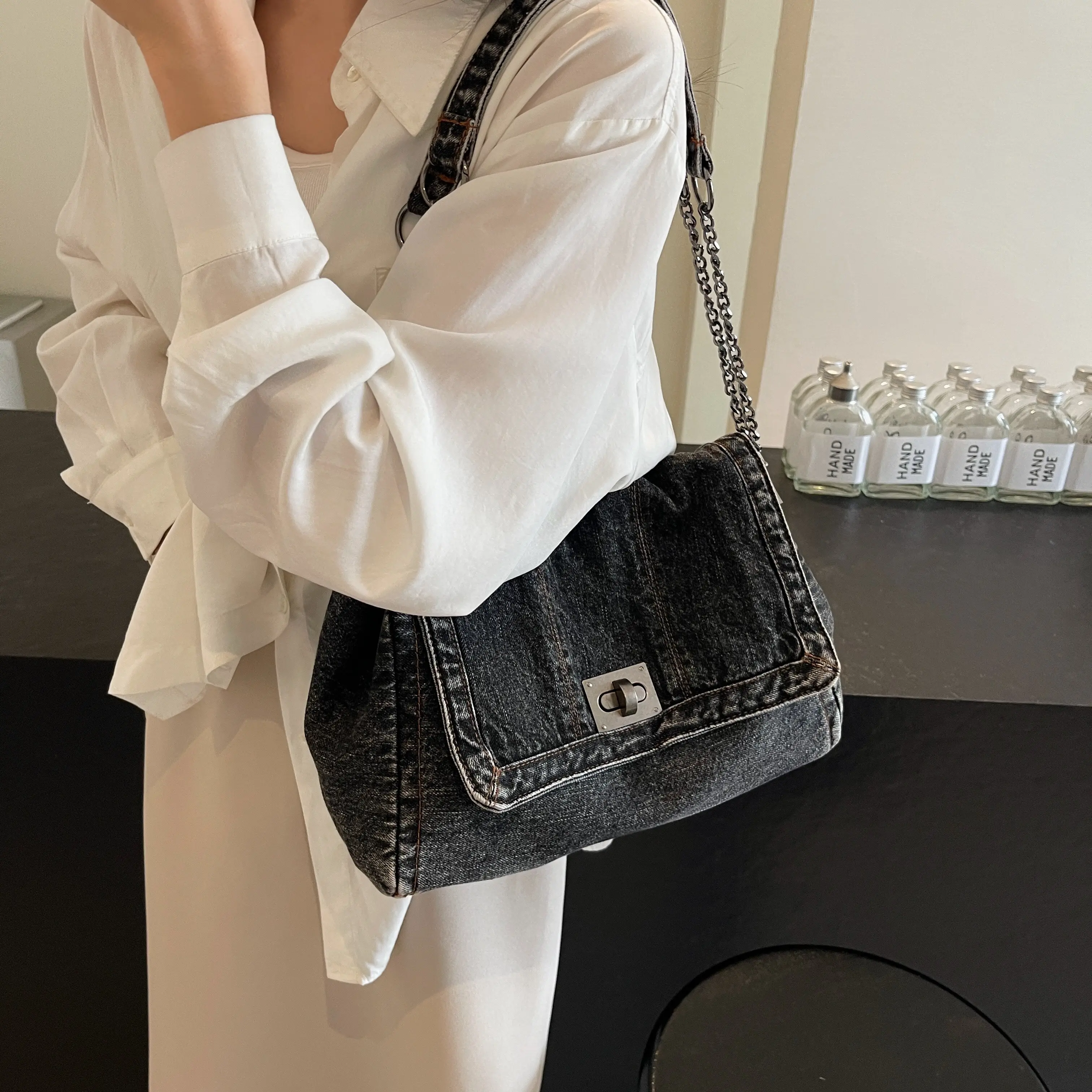 Women's 2026 Fall-Winter New Vintage Denim Texture Baguette Bag, Chain Strap Crossbody & Underarm Shoulder Bag with Flap Lock Secure Close, Casual Trendy Purses for Daily Use, Casual Trendy Bag, Bags For Women Handmade Bag Handcrafted Bag