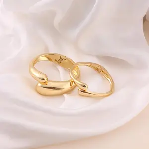 4Pcs Chunky Gold Bangle Bracelets for Women Twisted Hinged Stackable Bangles Set Trendy Wide Wrist Cuff Bracelet Stack Jewelry Gift