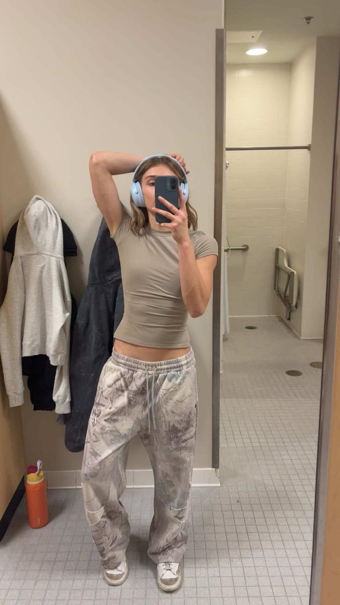 Item: Black + White + light coffee, S