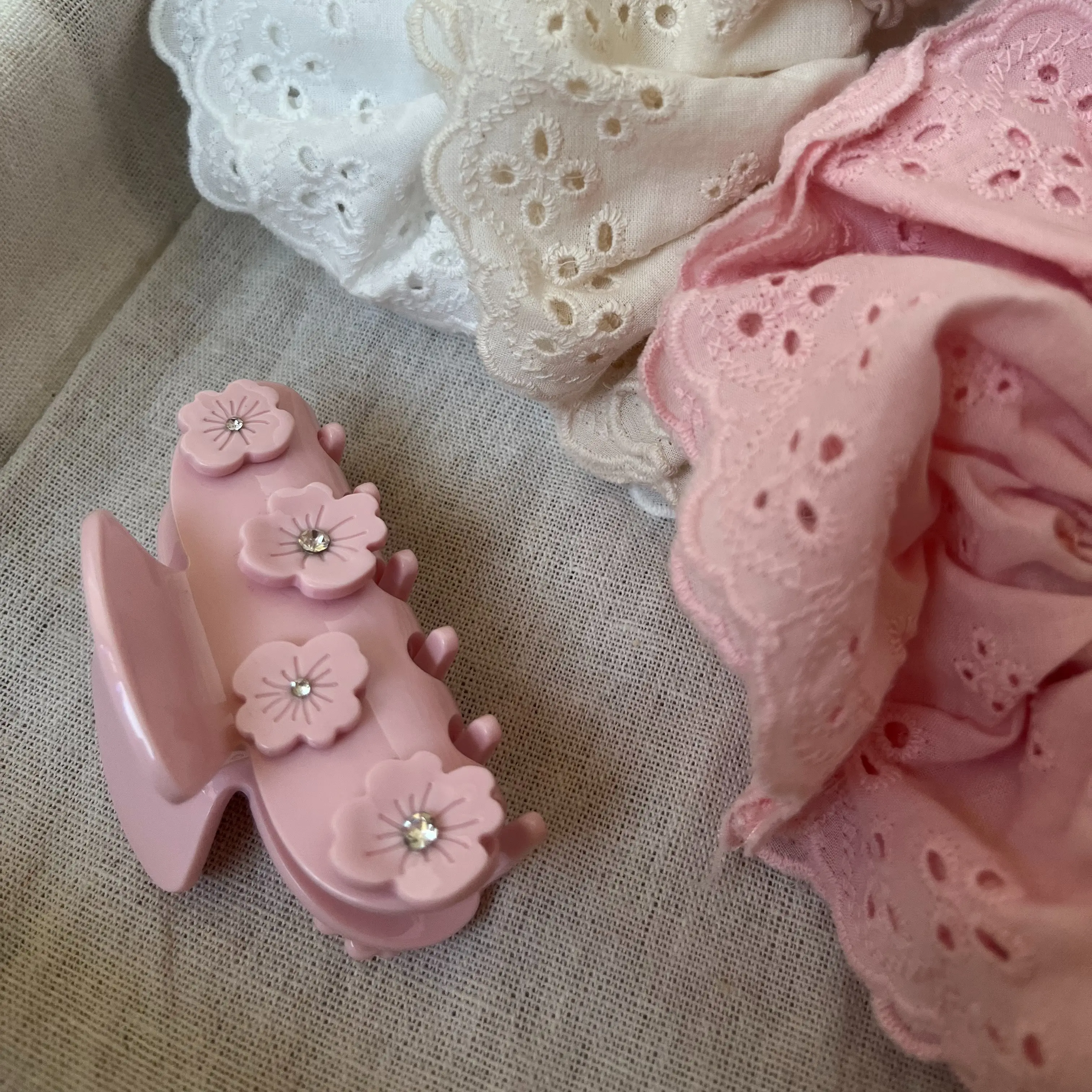 Avery Anderson Camila Pink Marble Hair Claw Clip Eco  display picture 3