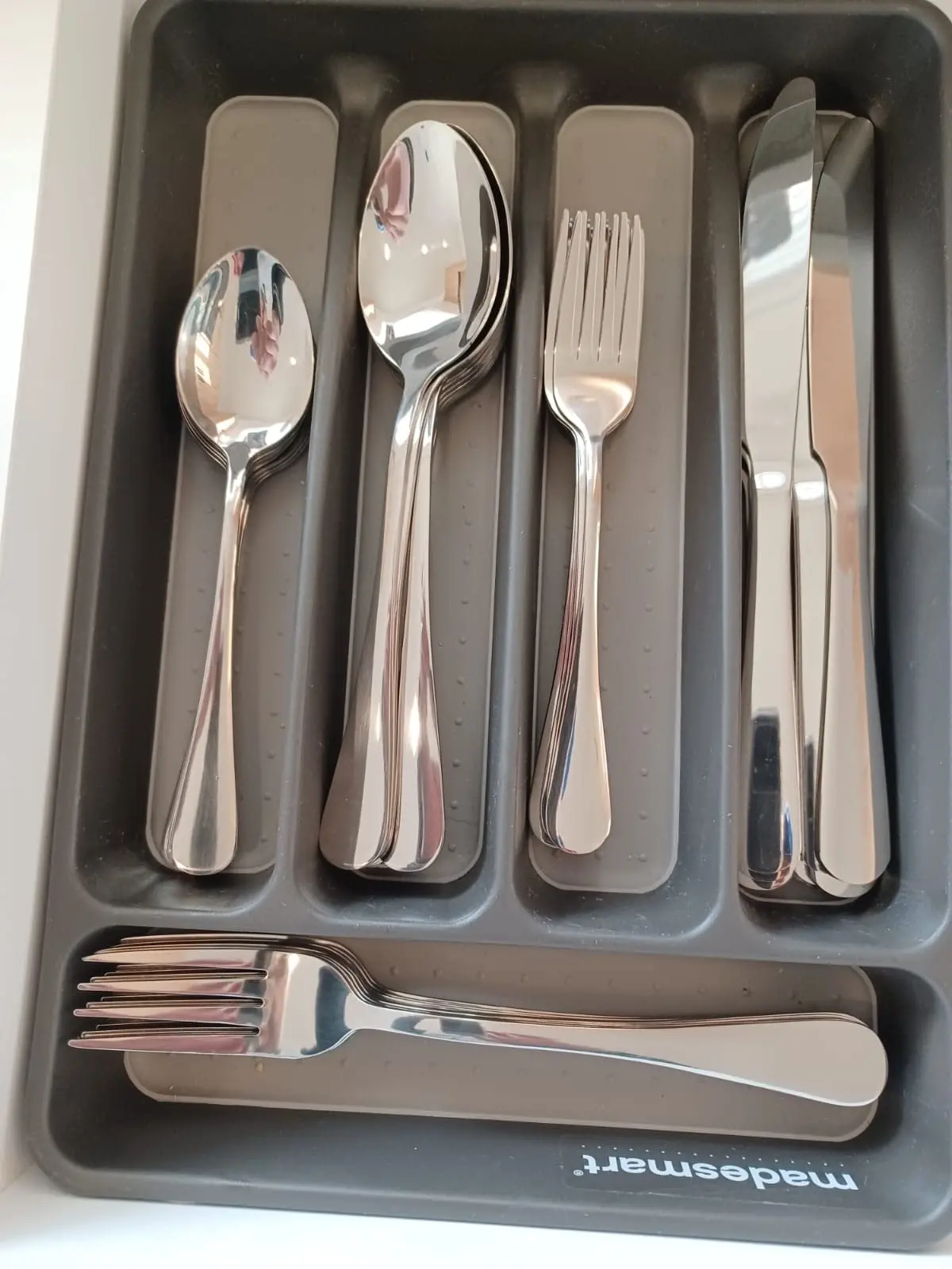 20-Piece Mirror Polished Silverware Set for 4, Food-Grade Stainless Steel Flatware Set