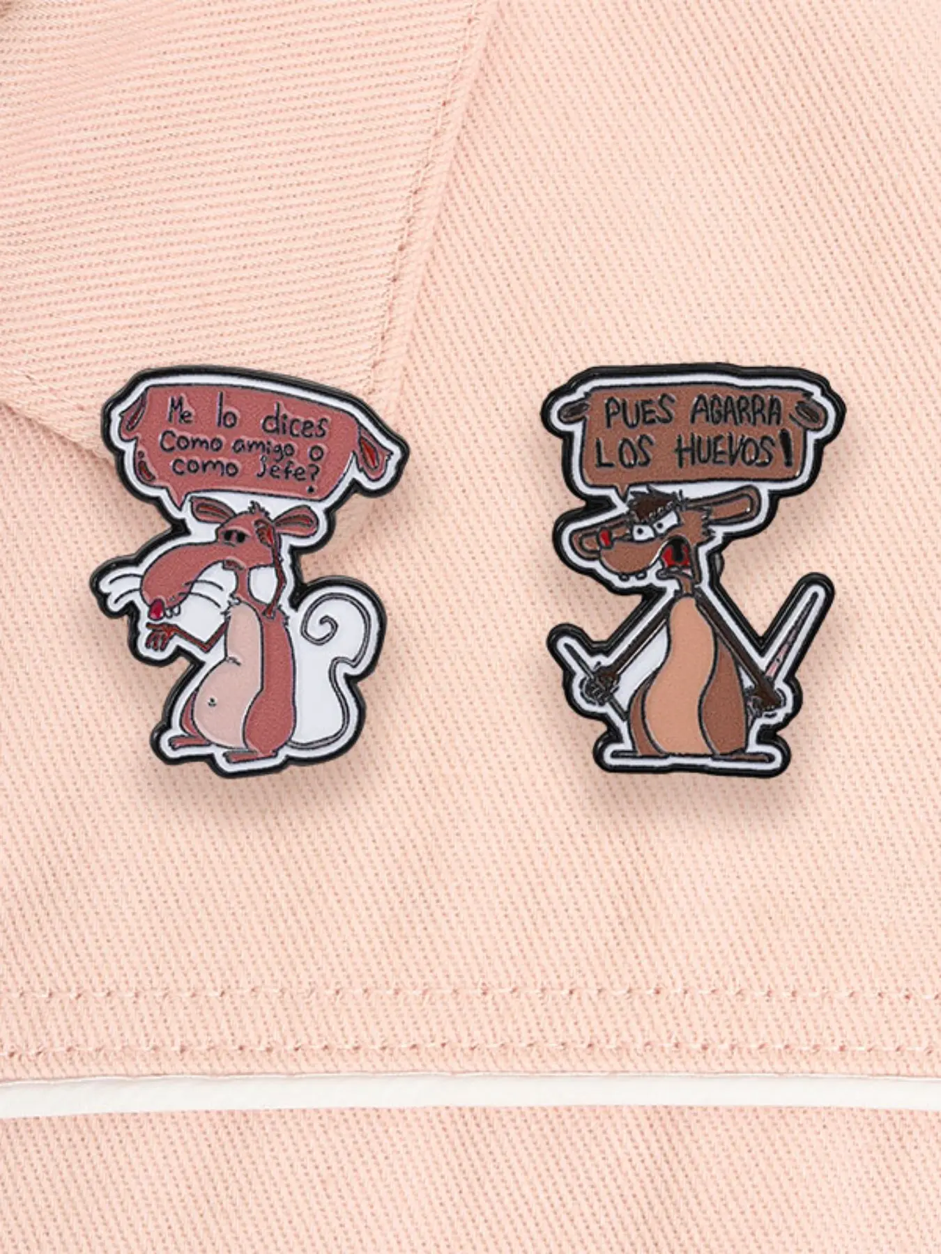 2-Piece Classic Mexican Animation Tlacua Cuache Enamel Lapel Pins, Durable Metal Pins, Spanish & Opossum Design Me Lo Dices Como Amigo O Como Jefe Pues Agarra Los Huevos Metal Brooch Badge for Backpack & Clothes Decor, Jewelry Gifts Accessories