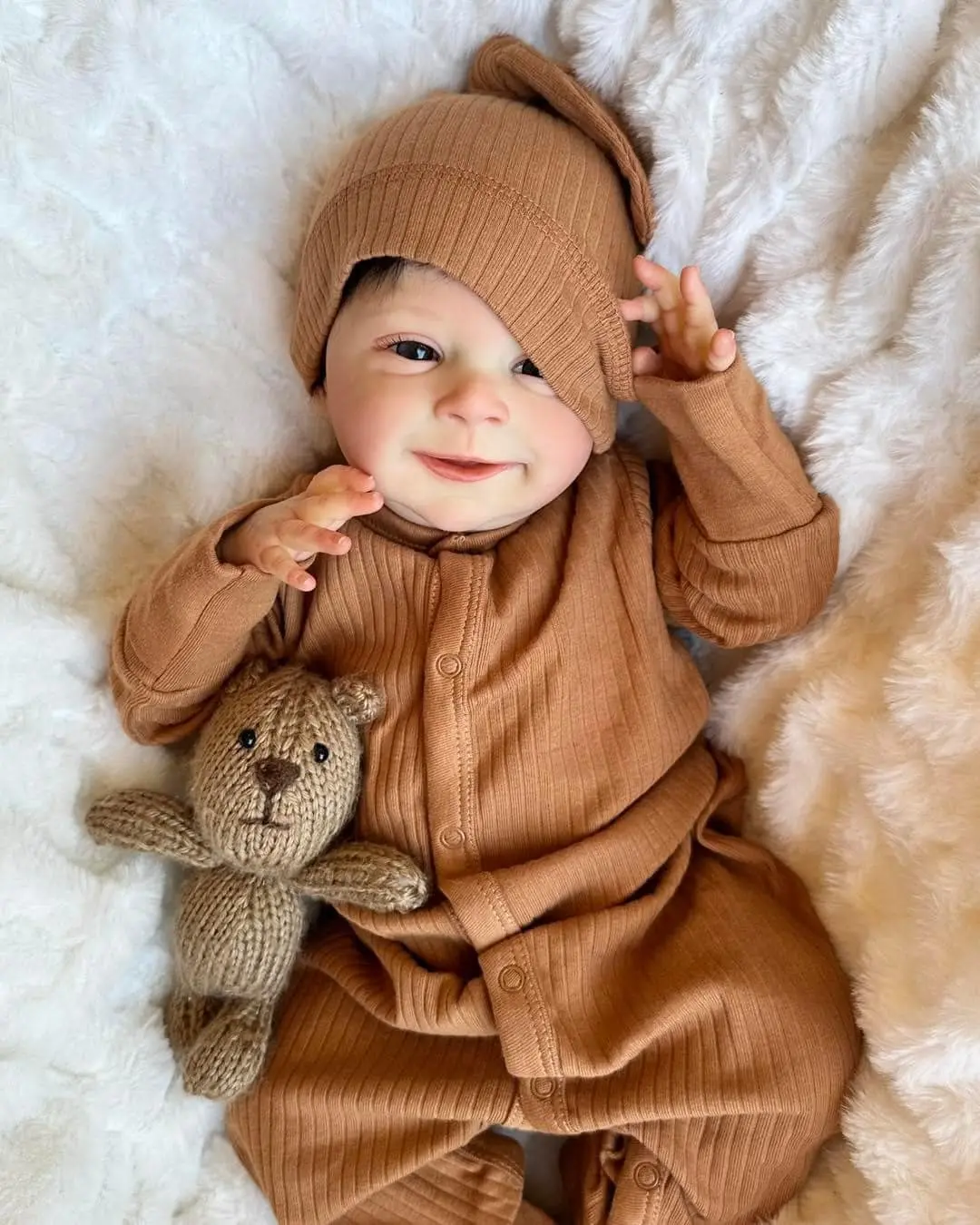 18-Inch Realistic Reborn Baby Doll, Handmade with Clothes, Hat, Magnetic Pacifier, Bottle and Gift Box, Birthday Gift for Kids Gorgeous Doll Soft Cuddly Gift