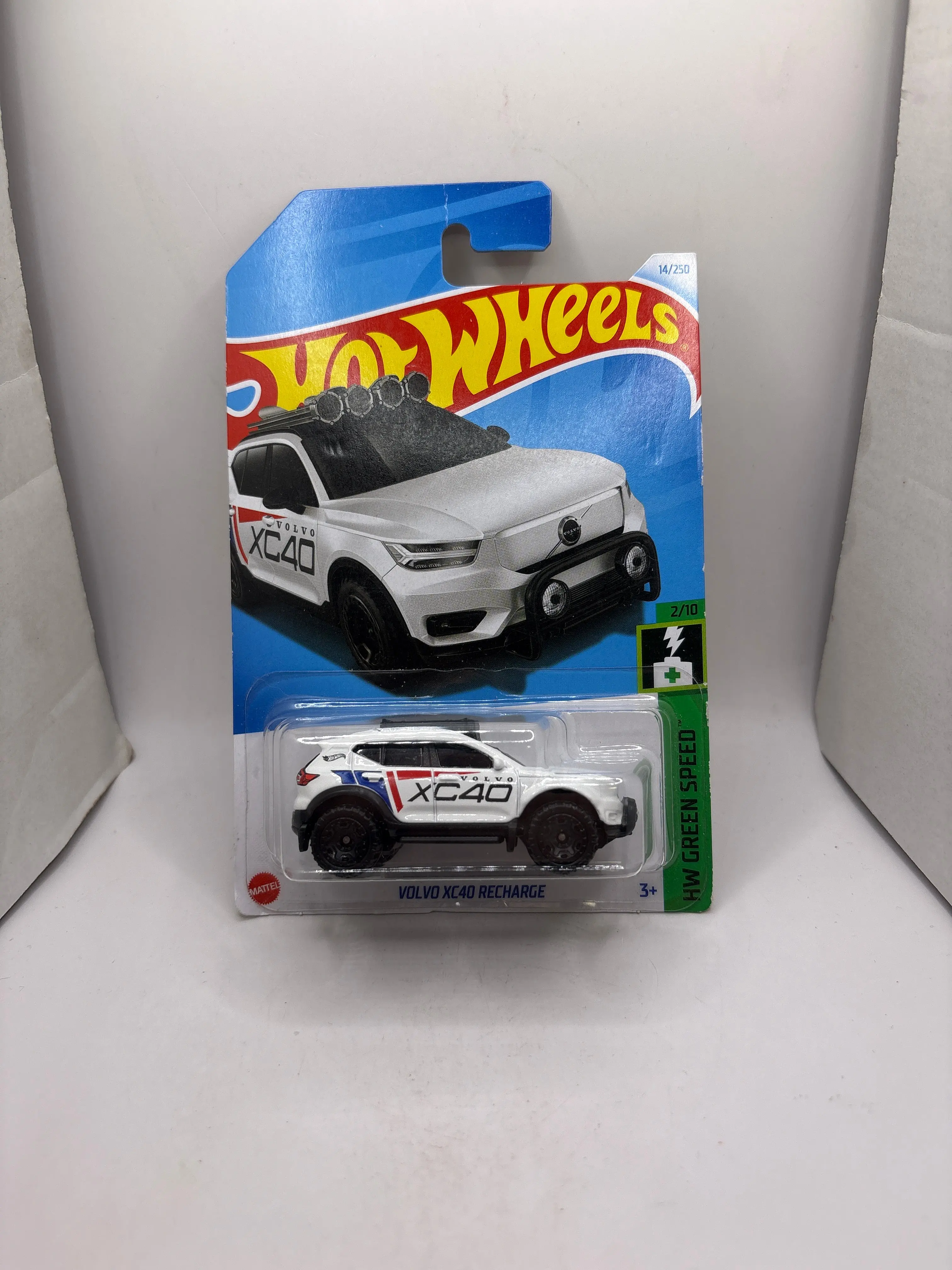 Hot Wheels Volvo XC40 Recharge Diecast white