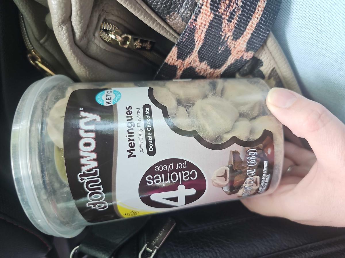 Item: 4 Pack Meringue Chocolate Filled