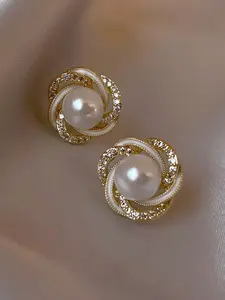 Fashionable Minimalist Pearl Stud Earrings for Women, Sweet & Elegant Crystal Embellished Design, Perfect Accessory for Any