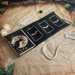 1 Piece Tarot card storage bag, black cat decoration bag under the moonlight, Gothic-style creative polyester fabric, home textile decoration item, a gift for tarot scholars.