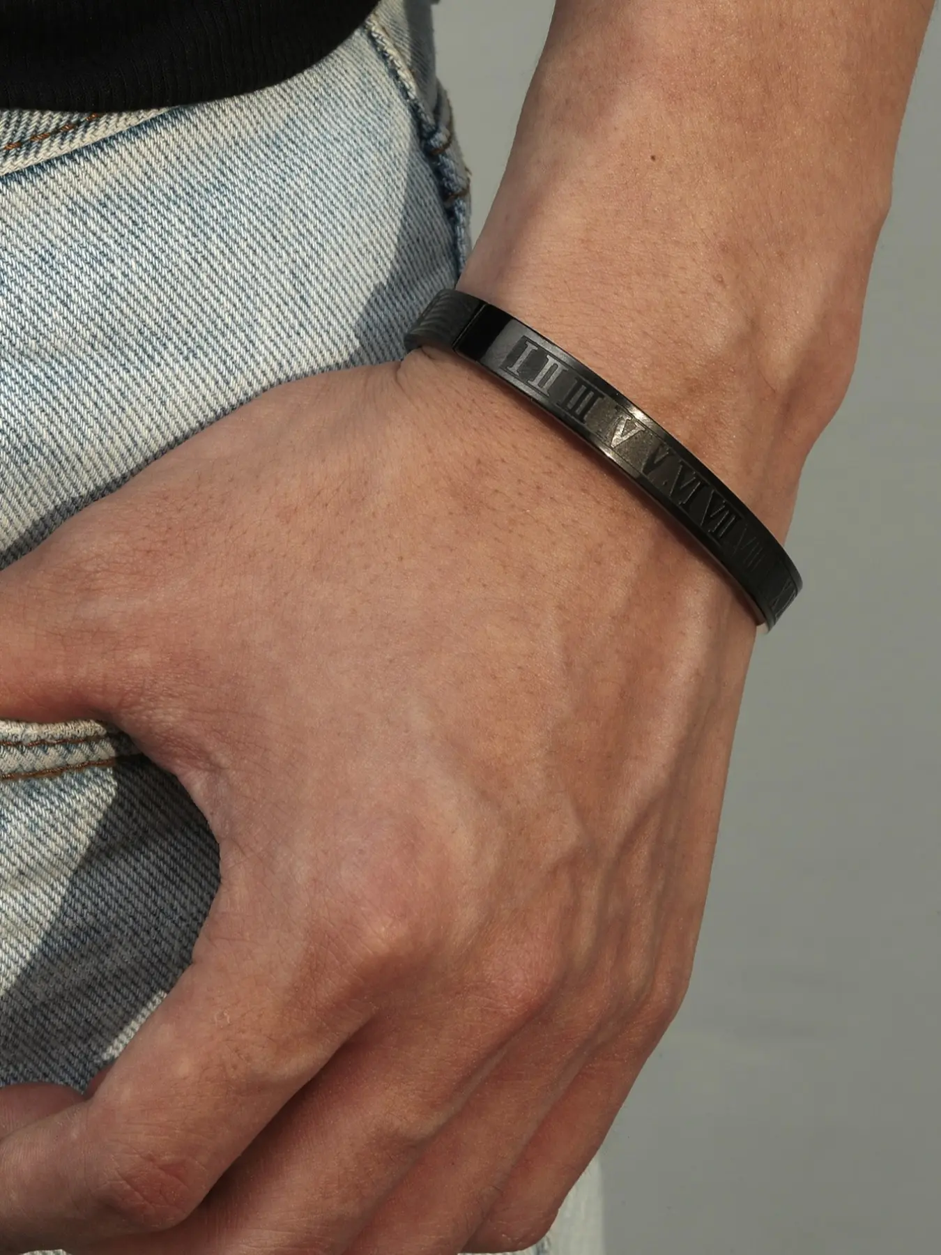 Fashionable Hip-Hop Roman Numeral Bracelet, Unique Personalized Design, Trendy Accessory for All Occasions, Stylish Jewelry Gift Idea, High Quality Bracelet, Durable Bracelet, Bracelet Style
