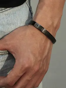 Fashionable Hip-Hop Roman Numeral Bracelet, Unique Personalized Design, Trendy Accessory for All Occasions, Stylish Jewelry Gift Idea, High Quality Bracelet