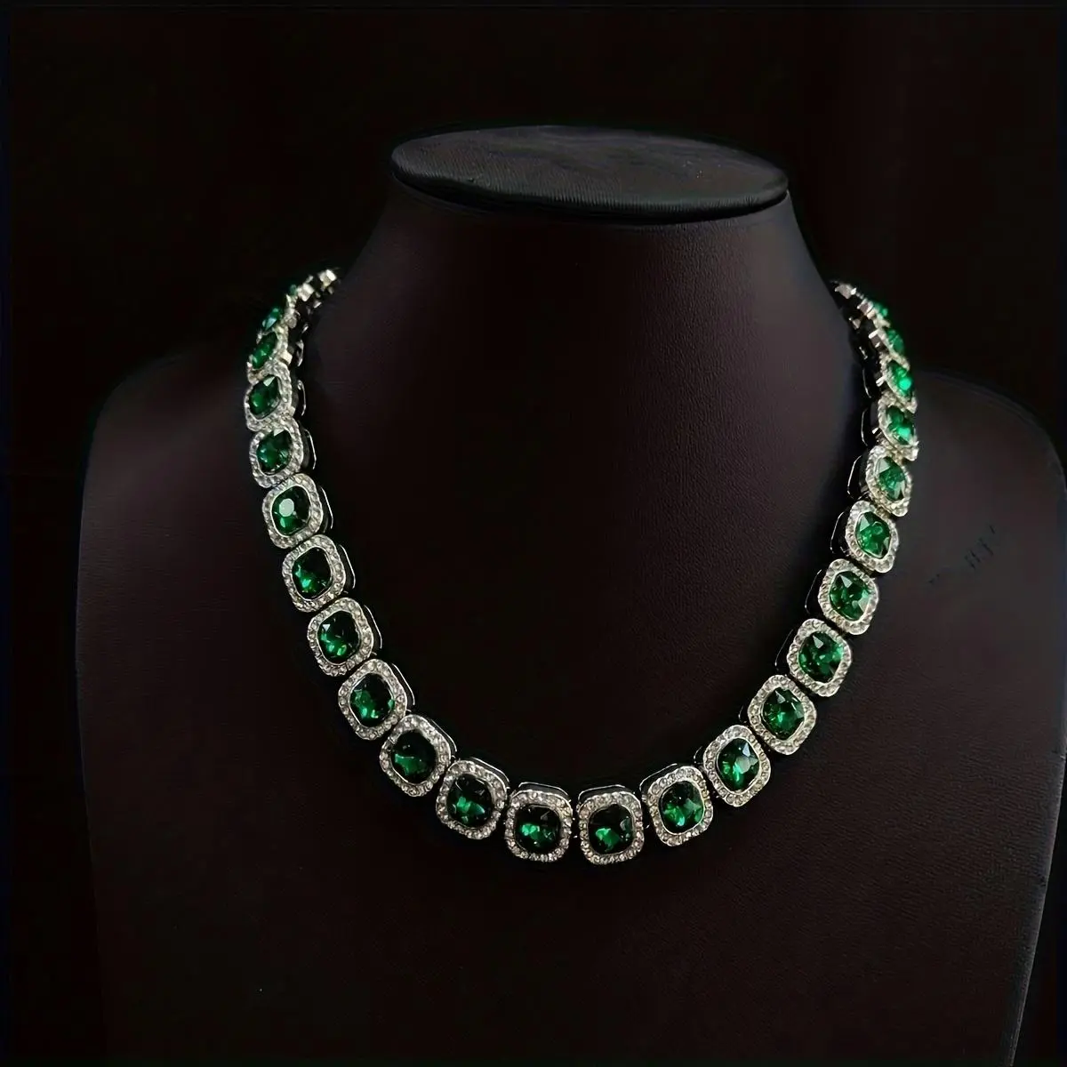 Elegant Punk Green Crystal Choker - Bold, Crafted Fashion Statement for Stylish Men, Non-Magnetic Rhinestone Pendant Necklace Zirconia Chain Dropnecklace