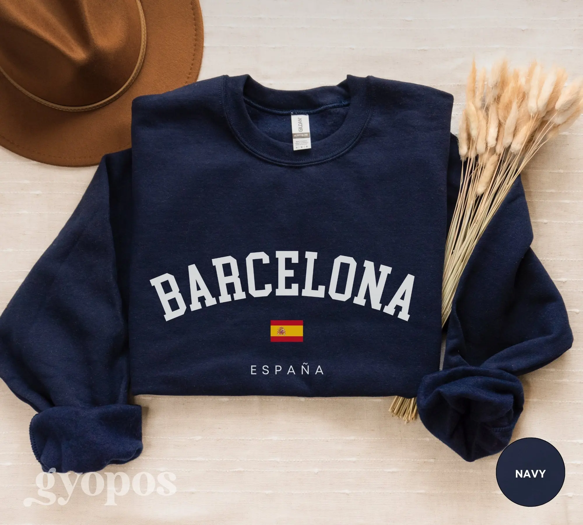Barcelona Sweatshirt, Spain Pullover, Barcelona Espana Crewneck, Spanish Flag Jumper, Vacation Gift, Travel Souvenir
