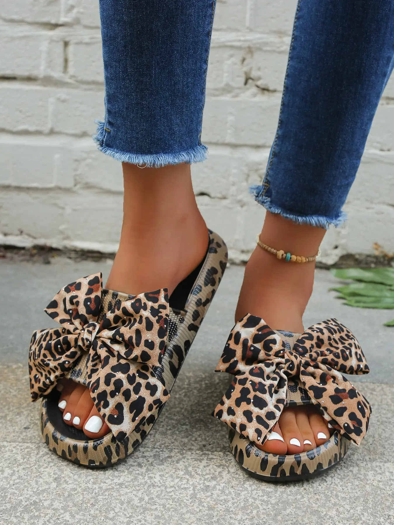 Women's Summer Leopard Print Slip-On Sandals, Lightweight Leopard Pattern Slippers with Soft EVA Sole and Large Bow, Anti-Slip Outdoor Casual Shoes, Beach Slides Footwear