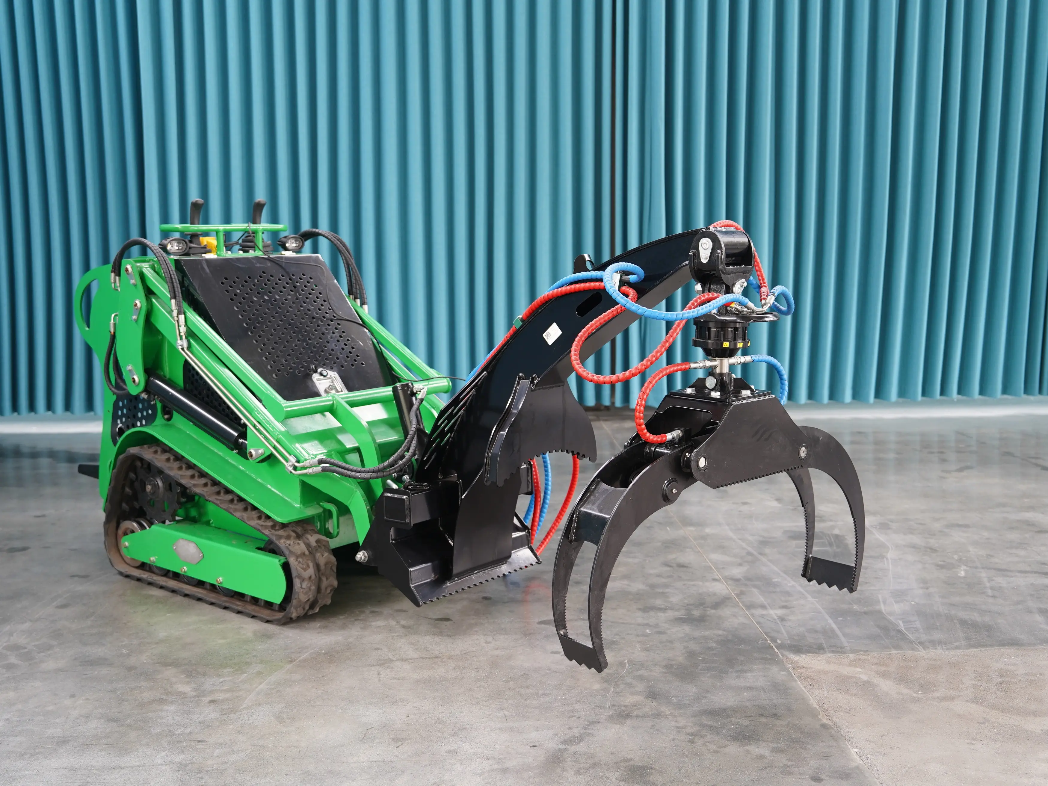 LANDY Mini Skid Steer Hydraulic Rotating Lock Log Grapple - Fold Grapple Tines, Universal Quick-Attach Loader, Spring-Centered Return, 2997lb Capacity, 13 GPM, for Boxer/Ditch Witch/Ramrod, Tree Service Contractors