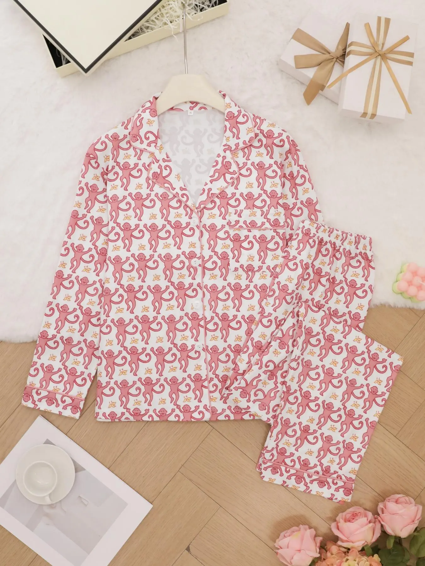 Women's All Over Monkey Print Lapel Neck Pocket Crop Blouse & Pants Pyjama Two-piece Set, Casual Button Up Front Long Sleeve Top & Trousers PJ Set, Ladies Sleepwear, Casual Pajama Sets, Sleepwear for All Seasons Pajama Set, Casual Home Loungewear