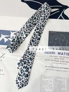 Handmade Polyester Leopard Print Unisex Fashion Hand-Tied Tie, Suitable for Business Gatherings and Formal Occasions, Casual Style