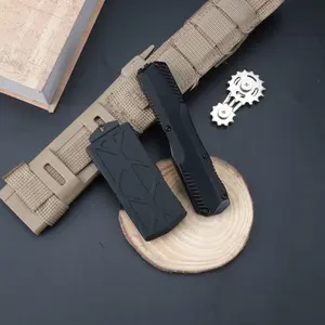 Outdoor folding knife, zinc alloy handle, D2 high hardness corrosion-resistant blade, suitable for outdoor camping, driving, fishing, EDC portable tools, cutting tools, a great gift item